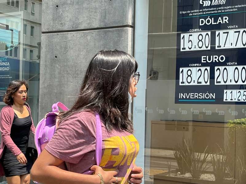 Se deprecia 0.11% el peso mexicano