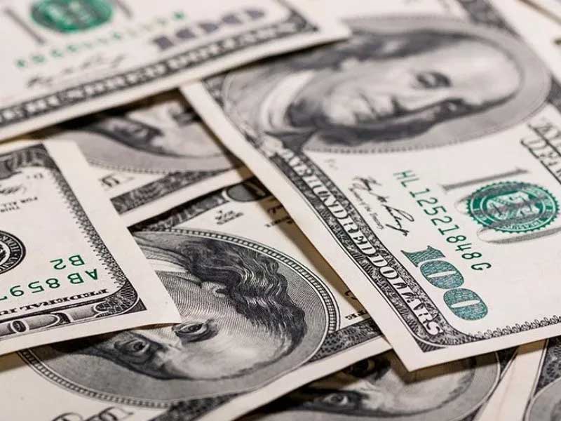 Peso cae levemente en espera por cifras de EU y tras dato del PIB local