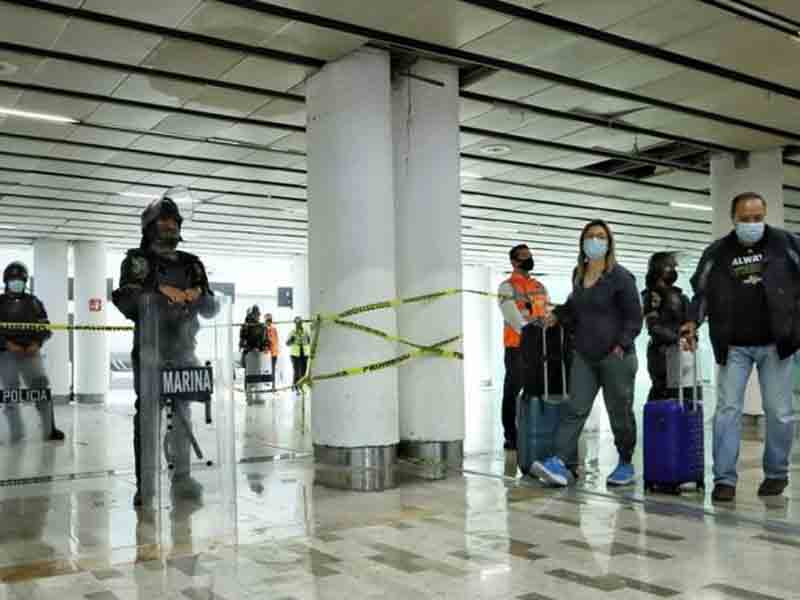 Gobierno federal oficializa traspaso del AICM a la Marina