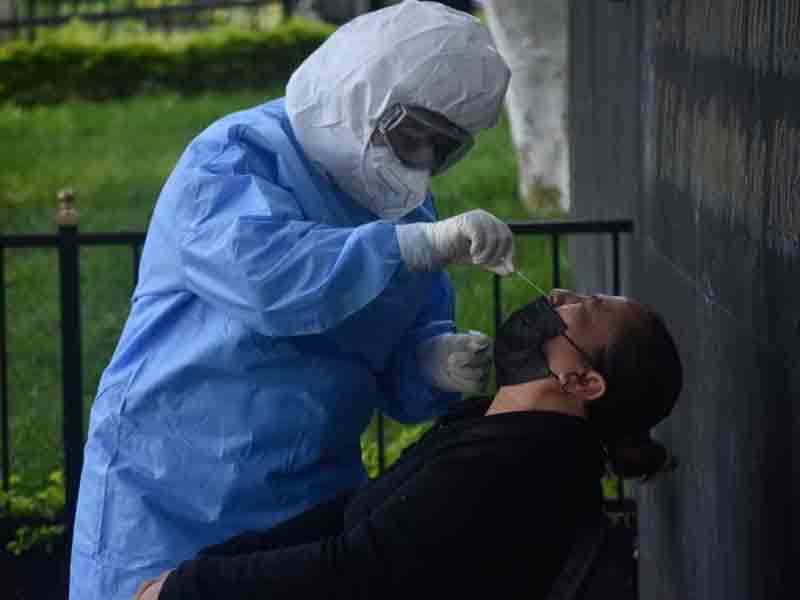 El regreso del COVID-19 en México: ¿Qué tanto aumentaron los casos positivos en junio?