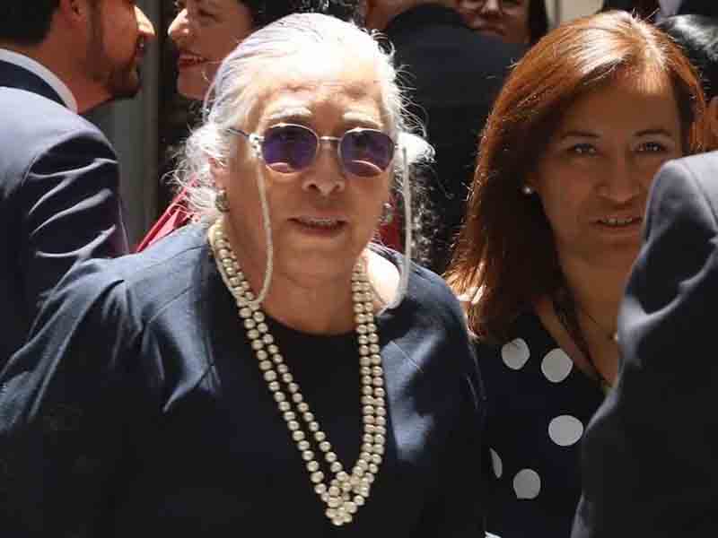 Consejera Jurídica de Presidencia no recibe notificación del INE porque “está de vacaciones”, pero sí acude a ceremonia de Juárez