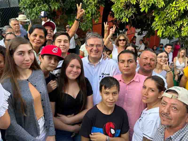 ‘Quieren quitar política social’: Ebrard