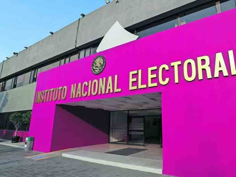 Consejera pide investigación por encierro a periodistas en el INE durante reunión con la Conago