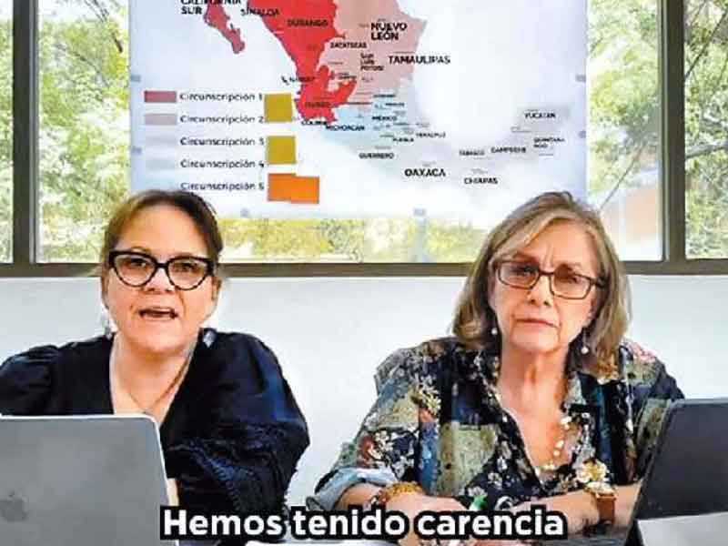 Acusa Ebrard 'desorden' en la encuesta